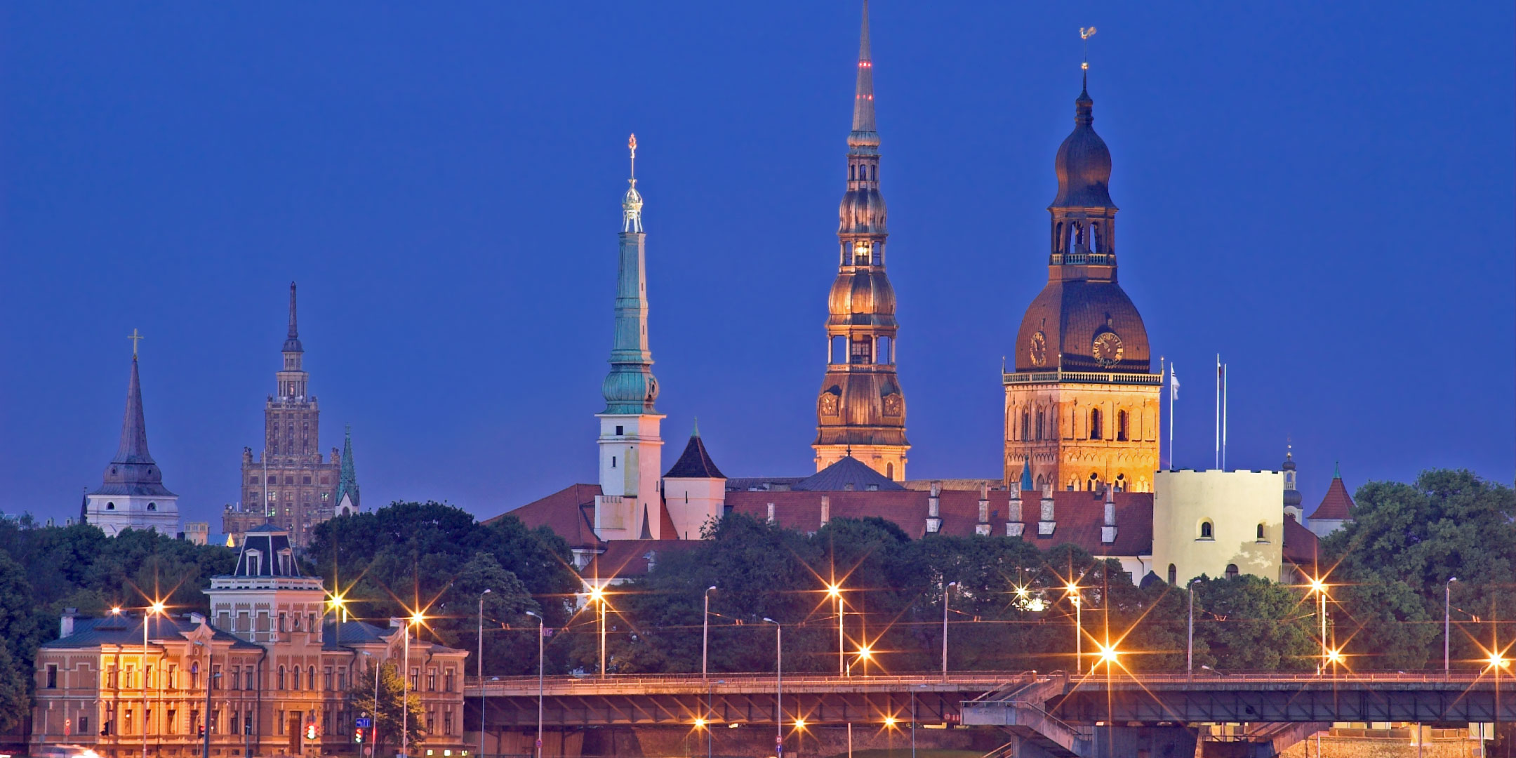 Латвия. Рига старый город. Латвия столица Вильнюс. Рига столица. Латвия Рига старый город.